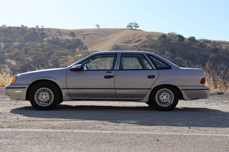 Illustration for article titled At $6,900, Does This 1989 Ford Taurus Mean The SHO Must Go On?